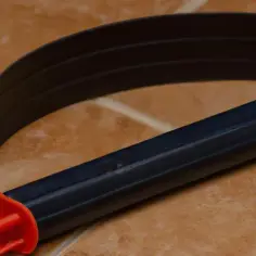 Jak skleić plastik domowym sposobem - proste metody naprawy w domu