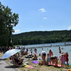 Jezioro Wielewskie: Czyste wody i najlepsze atrakcje rekreacyjne