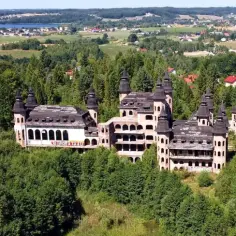 Niezwykłe atrakcje w Łapalicach: odkryj tajemnice zamku i nie tylko