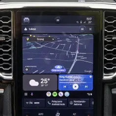 Volvo z Android Auto: nawigacja Google Maps, pogoda, muzyka i połączenie z telefonem.