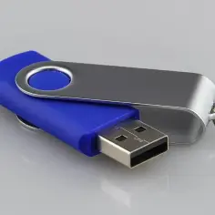 Niebieski pendrive z metalową obudową, idealny do przenoszenia prezentacji PowerPoint.