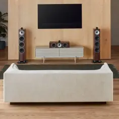 Kino domowe czy stereo - jak wybrać najlepszy system audio do salonu?