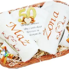 Najlepsze pomysły na prezent na 50 rocznicę ślubu, które wzruszą