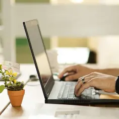 Jak włączyć projektowanie w PowerPoint i zyskać profesjonalne slajdy