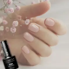 Delikatne, różowe paznokcie z produktami Victoria Vynn i Claresa. Czy można nałożyć tylko bazę i top? Tak, dla naturalnego efektu!