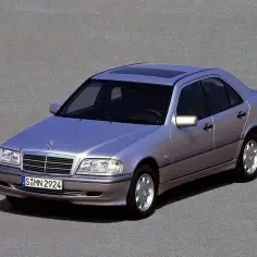 C-Class Mercedes-Benz: historia, modele i kluczowe cechy, które musisz znać