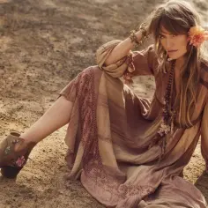 Jakie buty do sukni ślubnej boho, aby wyglądać stylowo i czuć się komfortowo?