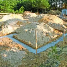 Geodeta wytyczenie budynku: kluczowe etapy i porady dla inwestora