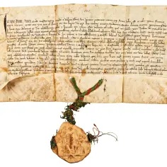 Stary dokument z pieczęcią i sznurkiem. Jego treść, choć trudna do odczytania, symbolizuje deheroizację historii, gdzie dawne dokumenty tracą swoją pierwotną moc.