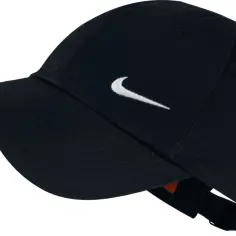 Jak prać czapkę z daszkiem Nike, aby nie zniszczyć jej kształtu