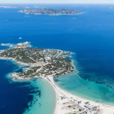 Sardynia kitesurfing gdzie: Odkryj najlepsze miejsca do uprawiania