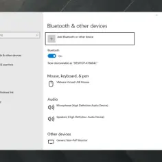 Ustawienia Bluetooth w Windows 10. Widok pokazuje, jak włączyć Bluetooth Windows 10, z opcją dodawania urządzeń i listą podłączonych sprzętów.