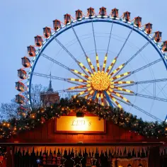 Od kiedy jarmarki w Berlinie? Odkryj daty i atrakcje świąteczne