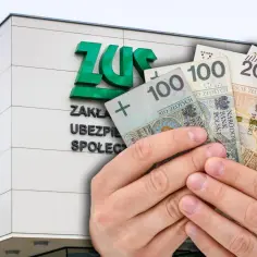 Dłonie trzymają polskie banknoty przed budynkiem ZUS. Wniosek 800 plus złożony, pieniądze czekają.