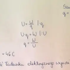 Obliczenia prądu elektrycznego: W=4600J, U=100V, q=W/U=46C. Wzory fizyczne.