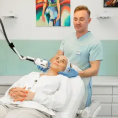 Laser tulowy czy frakcyjny - który zabieg przyniesie lepsze efekty?
