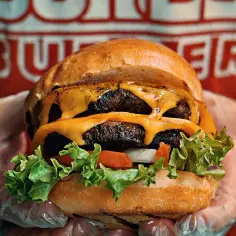 Jak jeść hamburgera: 5 sposobów, które ułatwią Ci jedzenie