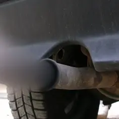 Dlaczego diesel kopci na czarno? Odkryj przyczyny i rozwiązania