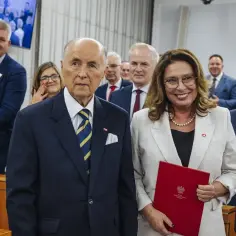 Kto jest marszałkiem sejmu? Poznaj aktualne informacje i zmiany