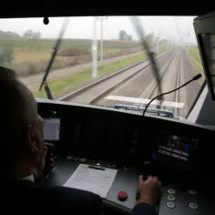 Ile zarabia maszynista pociągu? Zaskakujące fakty o wynagrodzeniu