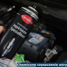 Puszka preparatu Caramba do czyszczenia wtrysków, trzymana w dłoni, gotowa do użycia. Podpowiedź, jak wyczyścić wtryski.