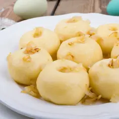 Jak podgrzać kluski śląskie, aby nie straciły smaku i konsystencji