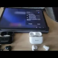 Jak podłączyć 2 pary słuchawek bluetooth do telefonu bez problemów