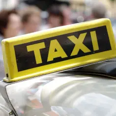 Ile kosztuje taxi w Warszawie za kilometr? Sprawdź aktualne stawki