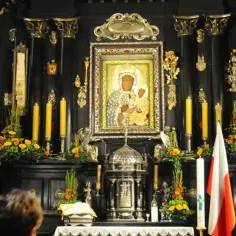 O której jest msza święta z jasnej góry w telewizji? Sprawdź godziny!