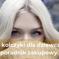 Złote kolczyki dla dziewczynki: poradnik zakupowy. Piękna blondynka z niebieskimi oczami ukrywa usta pod żółtym szalikiem.