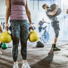 Trening obwodowy co to? Poznaj skuteczne metody i korzyści