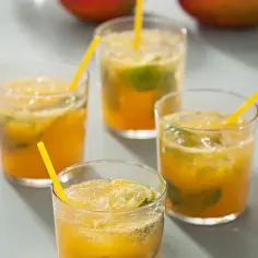Najlepsze przepisy na drink z mango i rumem, które musisz spróbować