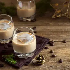 Prosty drink z Baileys - 5 łatwych przepisów, które zachwycą smakami