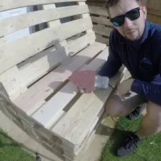 Jak wykonać meble ogrodowe z palet - proste kroki i pomysły na DIY