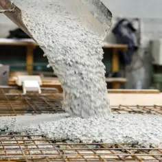 Jaki beton na strop? Kluczowe informacje o klasach i właściwościach betonu