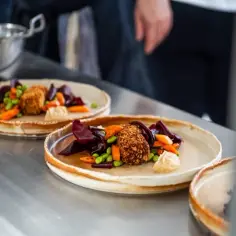 Gdzie zjeść w Nowej Rudzie? Odkryj najlepsze restauracje i smaki