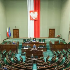 Czy PiS traci poparcie? Zaskakujące wyniki najnowszych sondaży