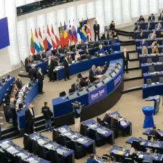 Posiedzenie Parlamentu Europejskiego. Zastanawiasz się, ile zarabia europoseł? W tej sali zapadają decyzje o losach Europy.