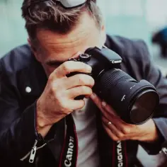 Ile zarabia fotograf sportowy? Poznaj zaskakujące fakty o wynagrodzeniach