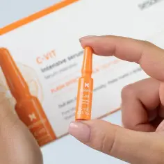 Serum z witaminą C przed kremem - klucz do zdrowej skóry