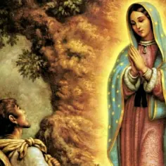 Widzenie Juana Diego z Matką Boską z Guadalupe. Postać w błękitnym płaszczu z gwiazdami, modląca się, jaśnieje.