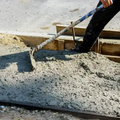 Ile wiąże beton B25 na stropie? Kluczowe informacje, które musisz znać