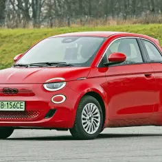 Poznaj ikoniczne modele Fiata: od Malucha po nowoczesne auta