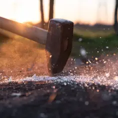 Młot 20 kg: Jak wybrać najlepszy do ciężkich prac budowlanych?