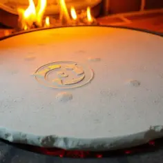 Jak czyścić kamień do pizzy, aby uniknąć zniszczeń i plam