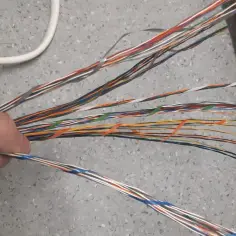 Gdzie zgłosić zerwany kabel telefoniczny, aby uniknąć problemów?