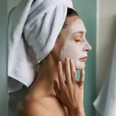 Peeling gommage co to - skuteczny sposób na piękną skórę