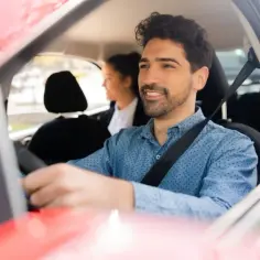 Ile naprawdę można zarobić jako kierowca Uber? Opinie z forum