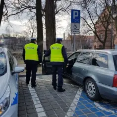 Parkowanie na kopercie bez osoby niepełnosprawnej - poznaj surowe kary