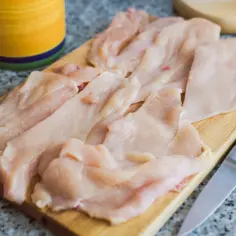 Jak kroić pierś z kurczaka na kotlety, by uniknąć błędów w kuchni